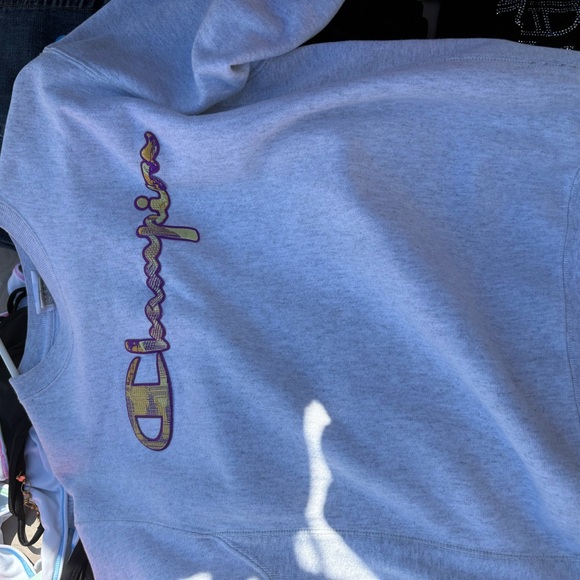 Champion Sweaters - Champion Heather Gray Sweatshirt with Logo